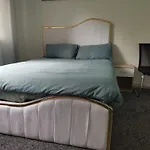 Brendon Rooms Luton Airport